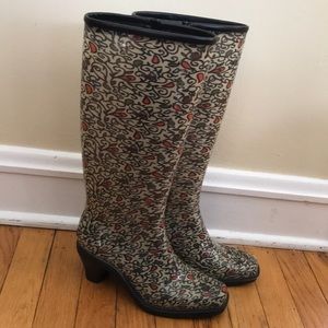 Ladies rain boots